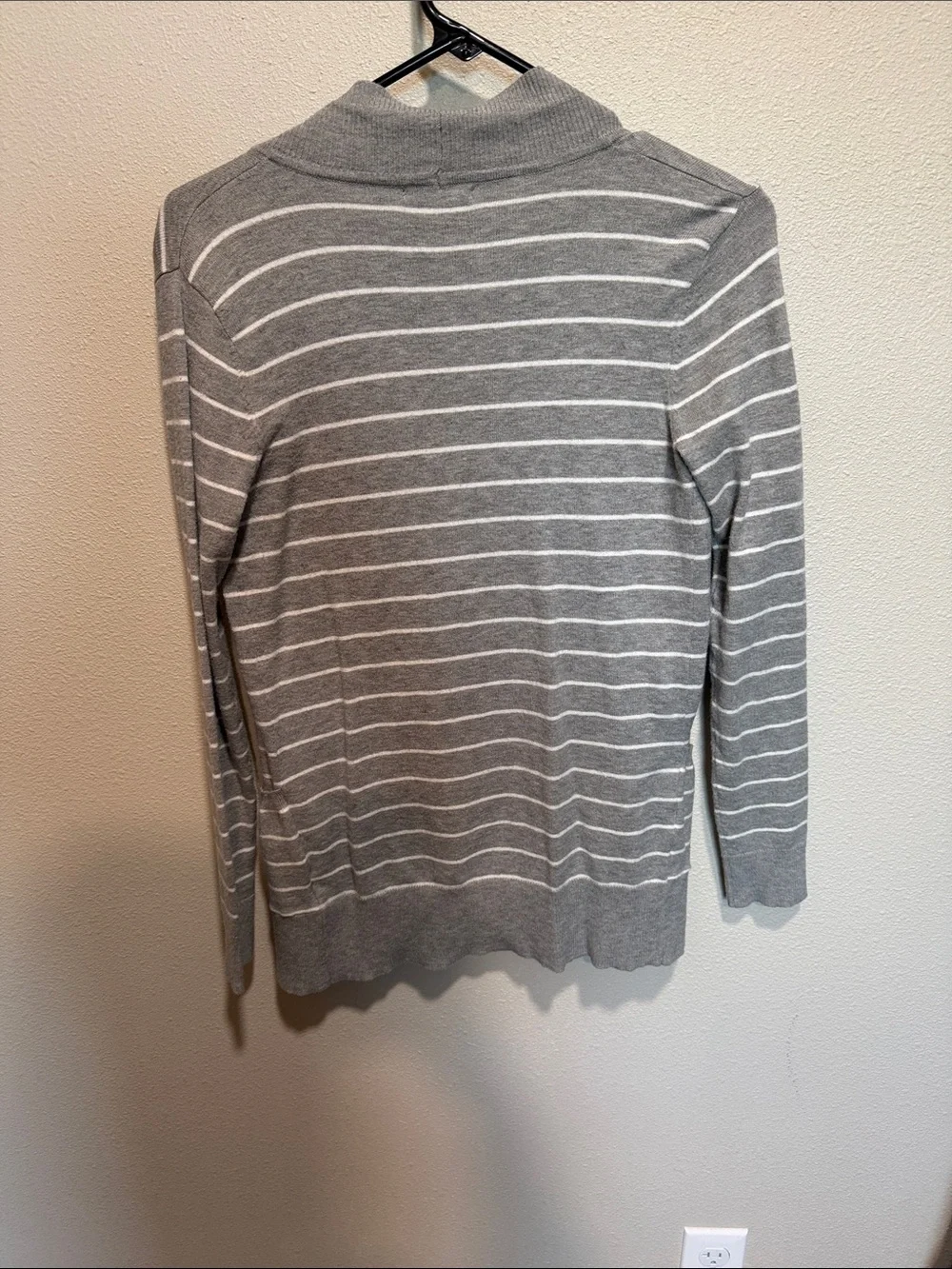 Pink Clover Gray & White Striped Open-Front Cardigan with Pockets